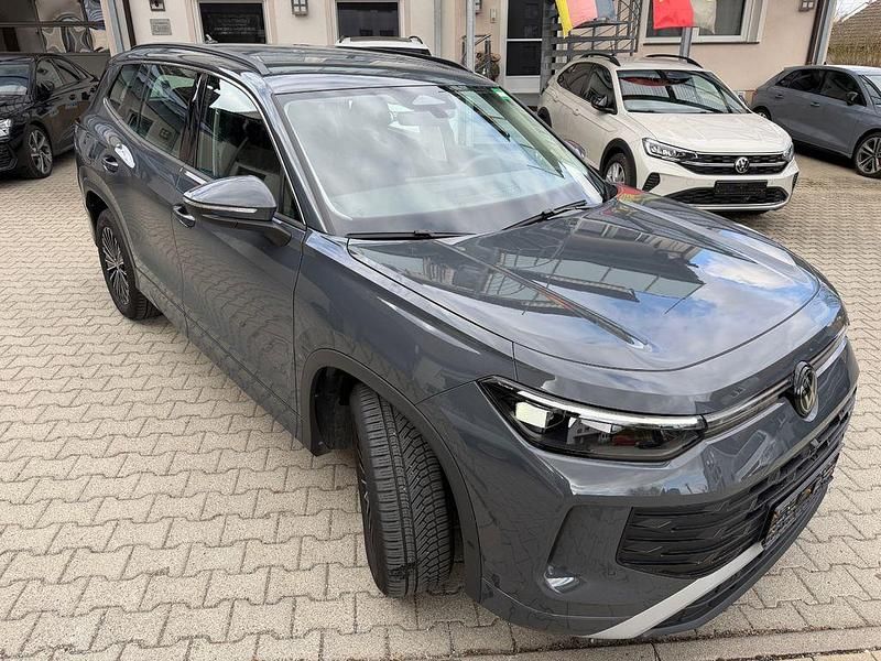 Gebraucht VW Tayron Life 193 PS (141 kW) 2025 Grau SUV