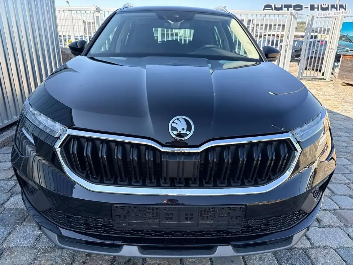 Neu Skoda Kamiq Premium Edition 150 PS (110 kW) 2025 Black magic perleffect SUV