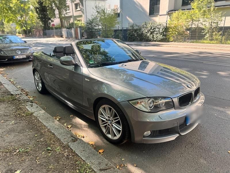 Grau Gebraucht 2010 BMW 120 Cabriolet M Sport Cabrio | 8.900 € (Guter Preis) - Bild 1/4
