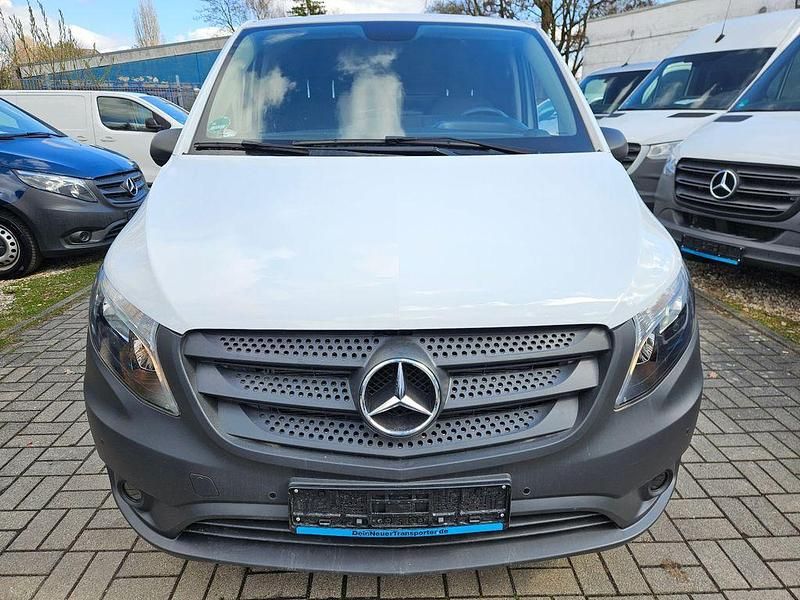 Gebraucht Mercedes Vito 163 PS (119 kW) 2023 Weiß Van