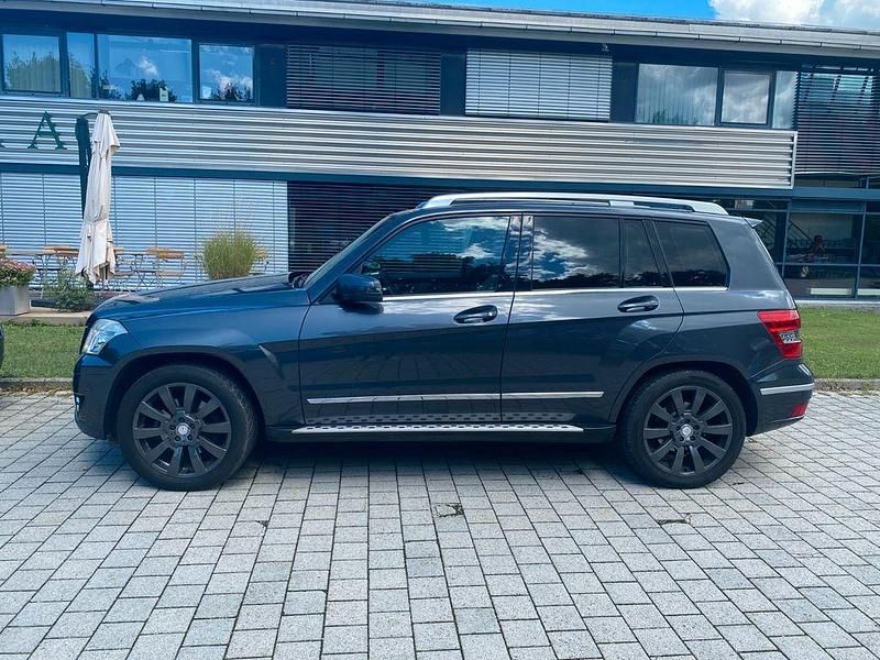 Grau Gebraucht 2009 Mercedes GLK280 SUV | 15.000 € (Fairer Preis) - Bild 1/4