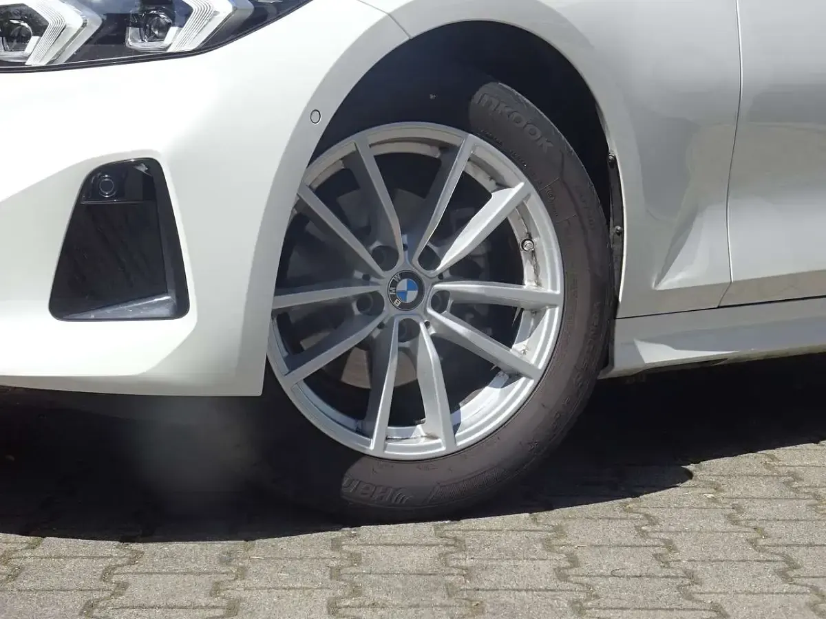 Usata BMW 318 156 CV (114 kW) 2025 Bianco Berlina