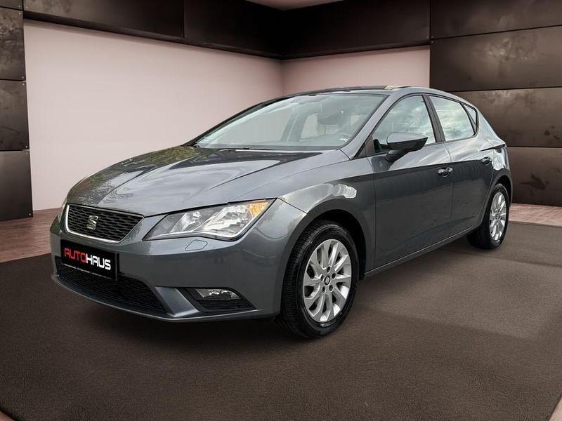 Grau Gebraucht 2013 Seat Leon Style Limousine | 6.990 € (Fairer Preis) - Bild 1/4