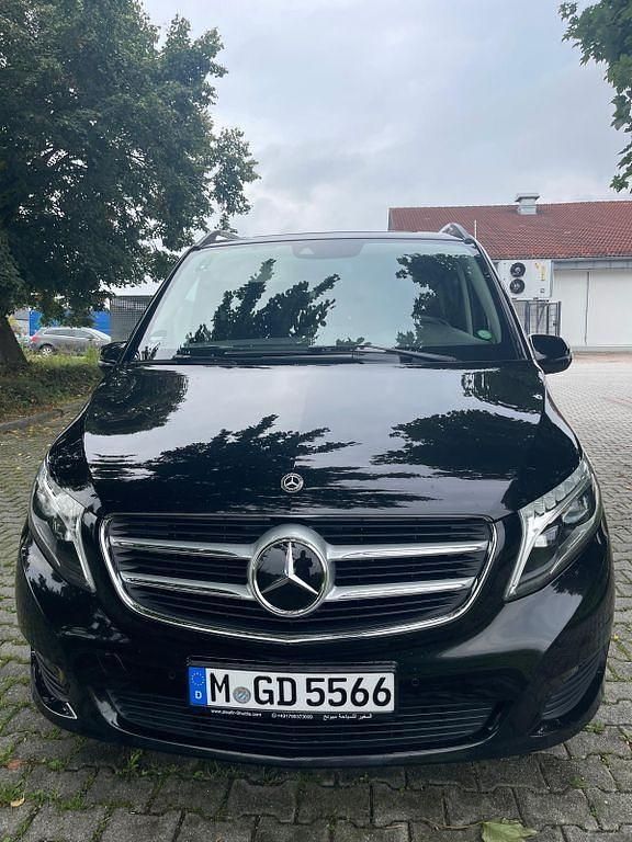 Gebraucht Mercedes V220 Edition 190 PS (139 kW) 2019 Schwarz Van / Kleinbus