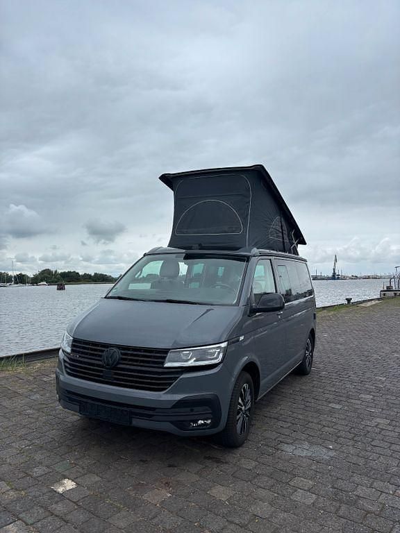 Grau Gebraucht 2022 VW T6.1 Edition Van | 63.500 € (Teuer) - Bild 1/4
