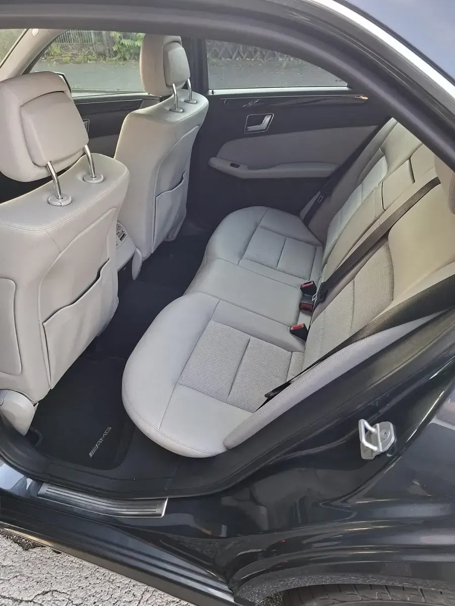 Gebraucht Mercedes E220 Avantgarde 170 PS (125 kW) 2012 Grau Limousine