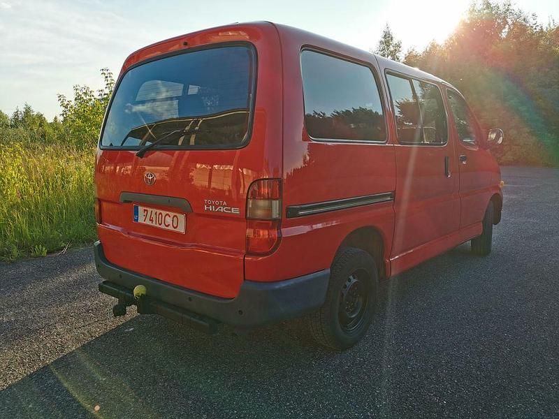 Gebraucht Toyota HiAce 143 PS (105 kW) 2000 Rot Van