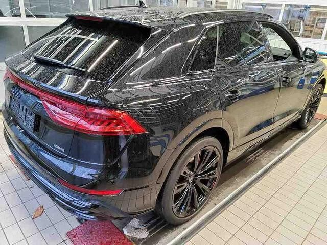 Gebraucht Audi Q8 S-Line 286 PS (210 kW) 2021 Mythosschwarz metallic SUV