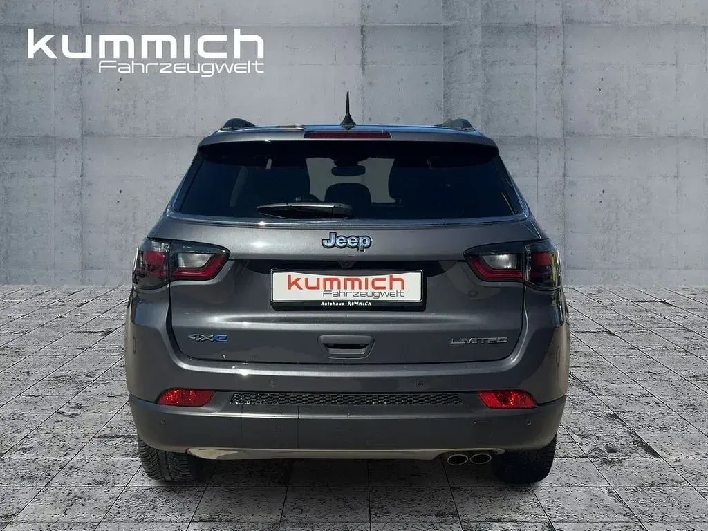 Gebraucht Jeep Compass Limited 179 PS (131 kW) 2022 Grau SUV