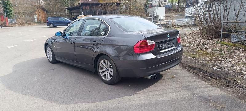 Gebraucht BMW 325 218 PS (160 kW) 2008 Grau Limousine