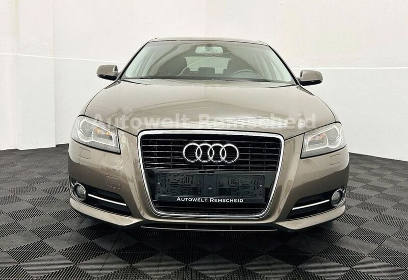 Gebraucht Audi A3 Sportback Ambition 105 PS (77 kW) 2012 Grau Kleinwagen