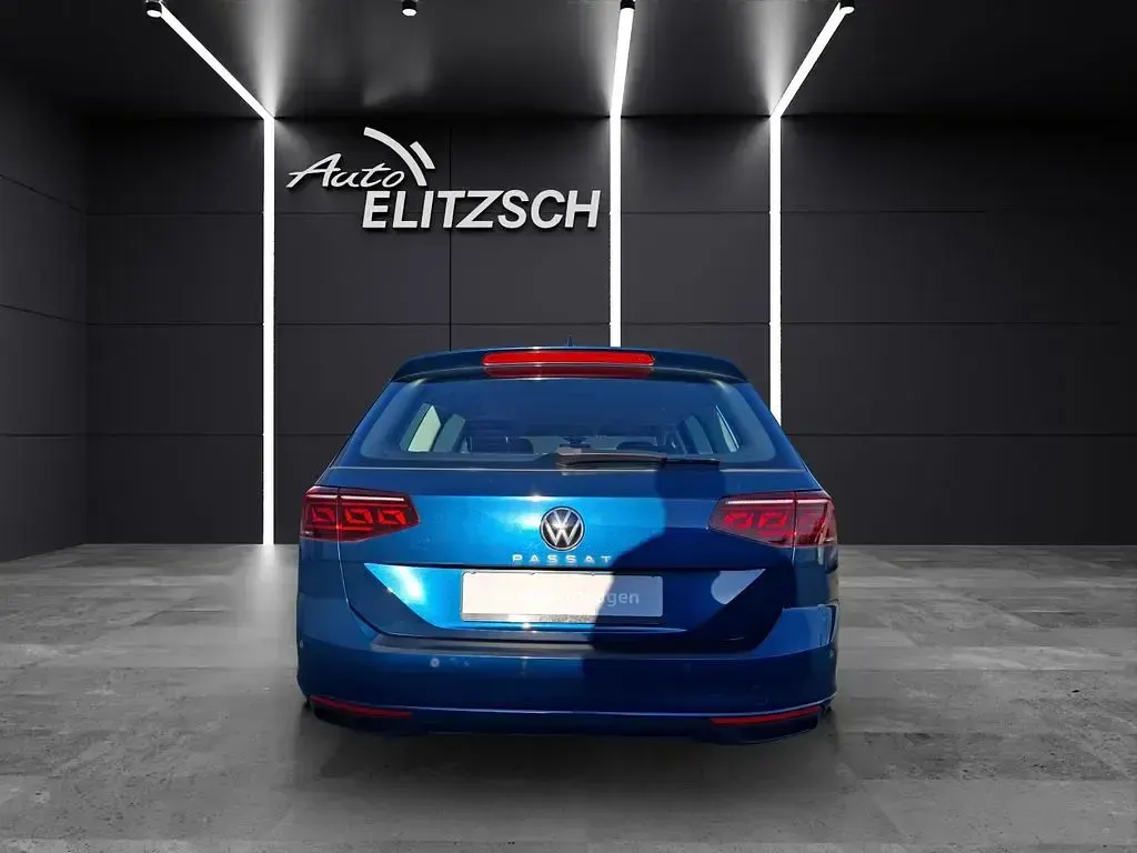 Gebraucht VW Passat Business 150 PS (110 kW) 2022 Aquamarinblau metallic Kombi