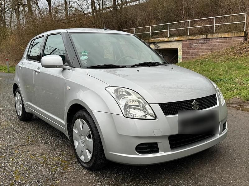 Second-hand Suzuki Swift 92 CP (67 kW) 2006 Argintiu Hatchback