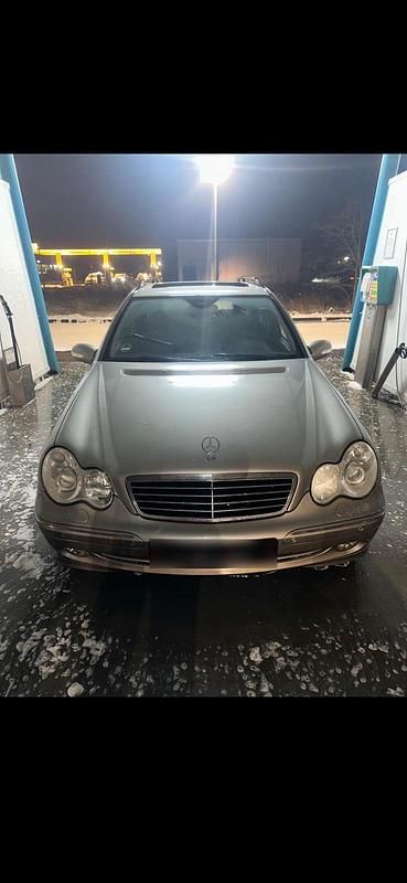 Gebraucht Mercedes C220 143 PS (105 kW) 2003 Grau Kombi