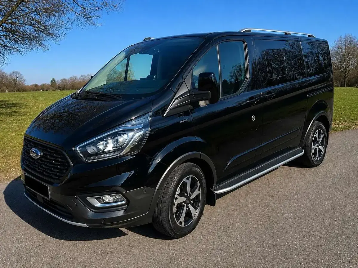 Gebraucht Ford Tourneo Custom Active 170 PS (125 kW) 2023 Schwarz Van