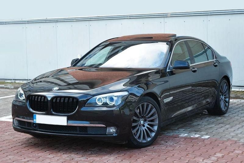 Second-hand BMW 750 Performance 449 CP (330 kW) 2008 Negru Berlinǎ