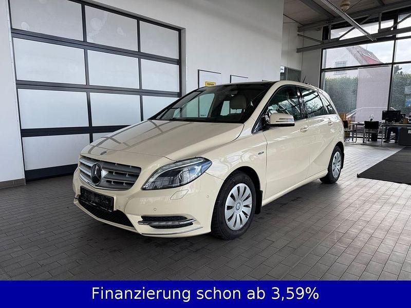 Gebraucht Mercedes B180 109 PS (80 kW) 2012 Van / Kleinbus