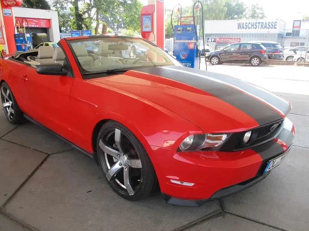 Gebraucht Ford Mustang 309 PS (227 kW) 2010 Rot Cabrio