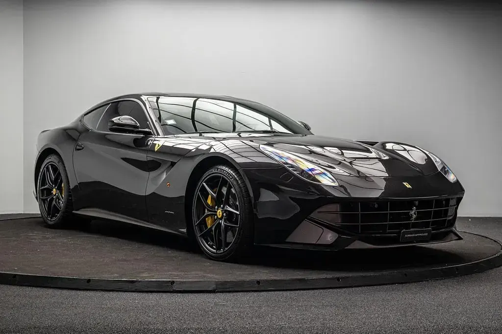 Second-hand Ferrari F12 2015 Negru Coupe