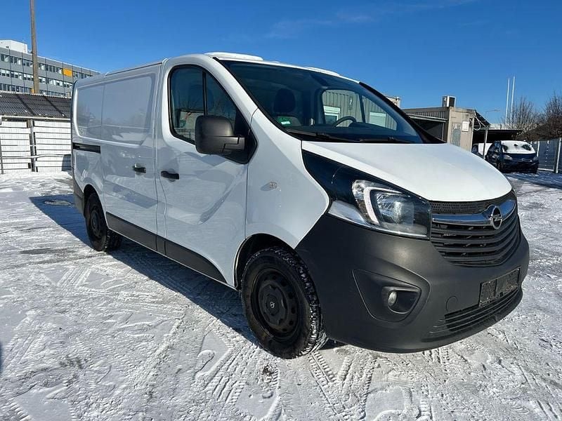 Gebraucht Opel Vivaro 140 PS (102 kW) 2015 Weiß Van / Kleinbus