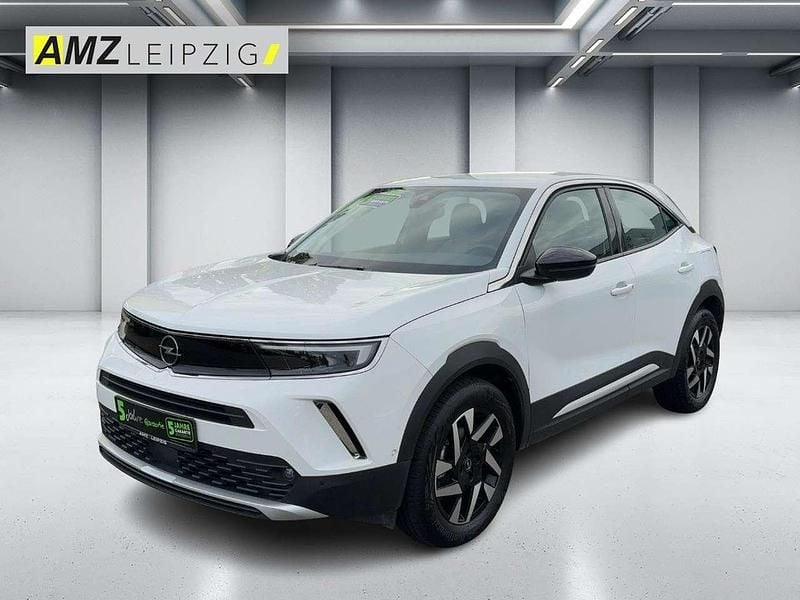 Jade weiss/arktis weiss (metallic) Gebraucht 2023 Opel Mokka Elegance SUV | 18.700 € (Guter Preis) - Bild 1/4