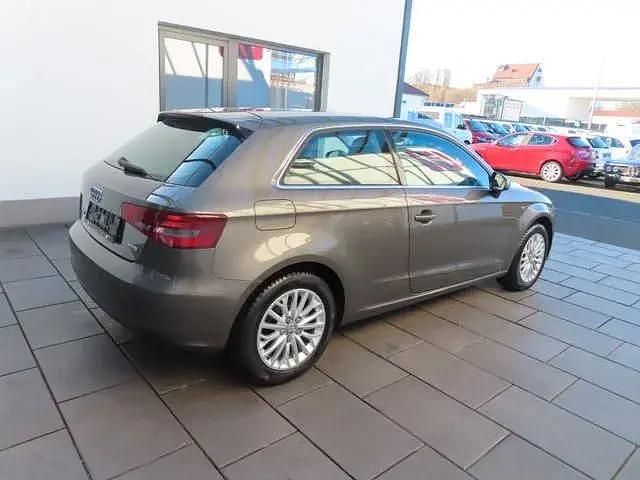 Używany Audi A3 Ambiente 122 KM (89 kW) 2013 Szary Sedan/Limuzyna