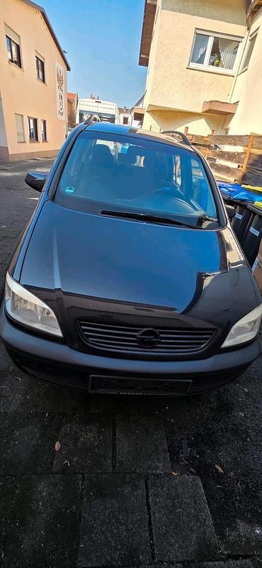 Gebraucht Opel Zafira 125 PS (91 kW) 2002 Schwarz Van / Kleinbus