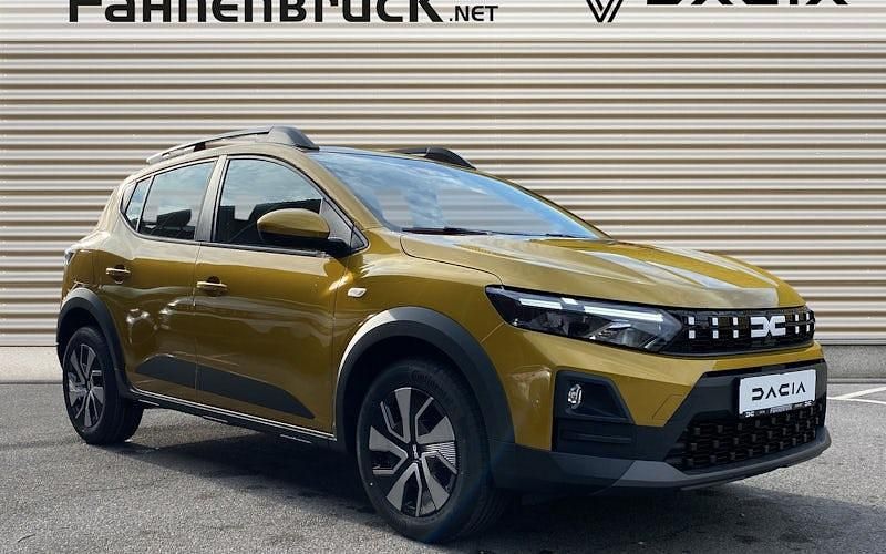 Neu Dacia Sandero Expression 110 PS (80 kW) 2026 Gelb Limousine
