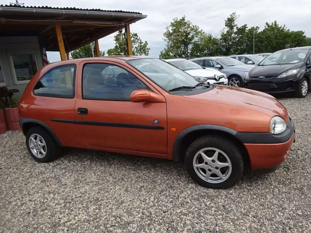 Gebraucht Opel Corsa 54 PS (39 kW) 1999 Braun Limousine
