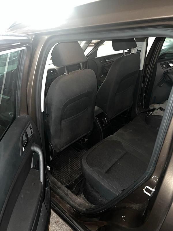Grün Gebraucht 2011 Skoda Yeti SUV | 8.200 € - Bild 1/4