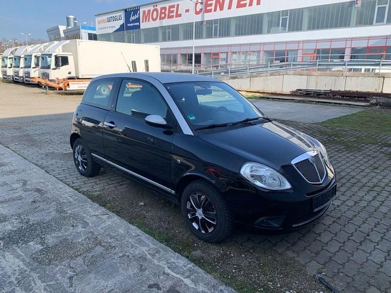 Gebraucht Lancia Ypsilon 60 PS (44 kW) 2009 Schwarz Kleinwagen