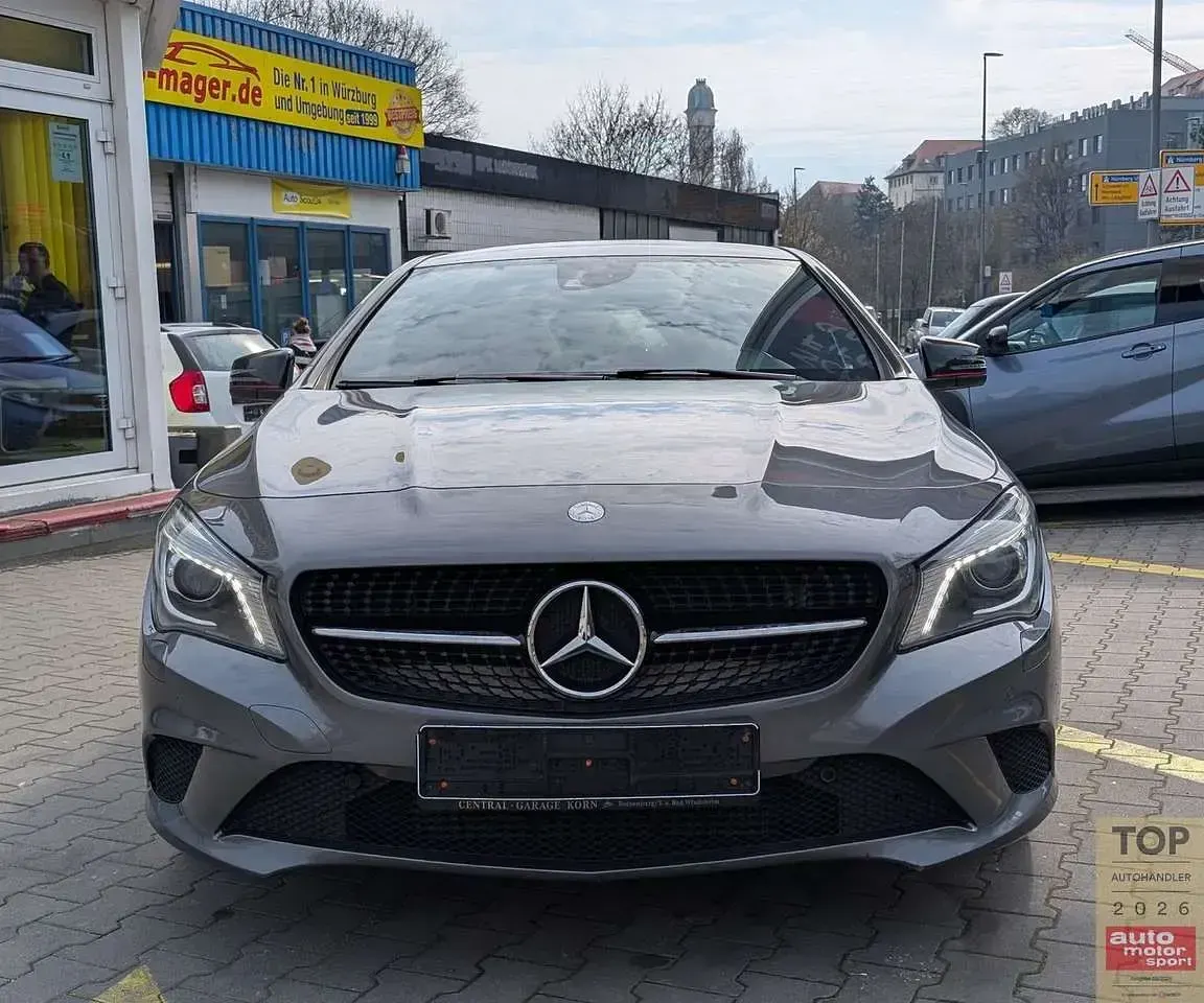 Gebraucht Mercedes CLA200 Urban 156 PS (114 kW) 2013 Grau Coupé
