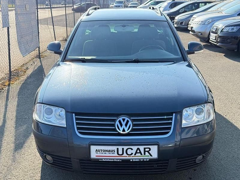 Gebraucht VW Passat 131 PS (96 kW) 2005 Blau Kombi