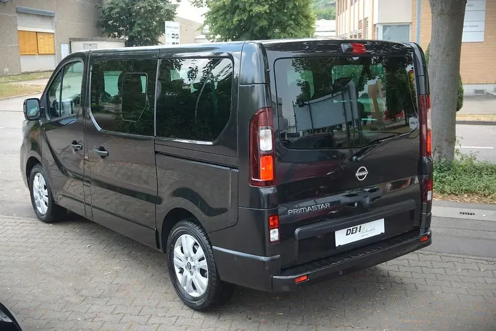 Gebraucht Nissan Primastar Tekna 150 PS (110 kW) 2025 Schwarz Van / Kleinbus