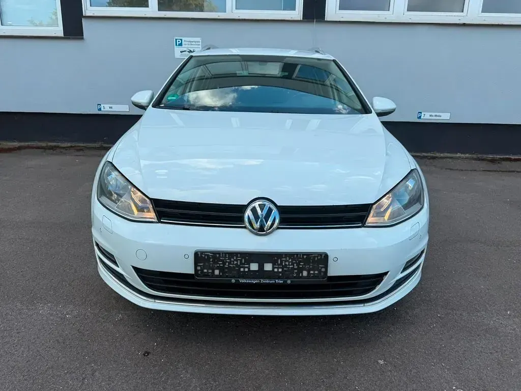 Gebraucht VW Golf VII LOUNGE 150 PS (110 kW) 2015 Weiß Limousine
