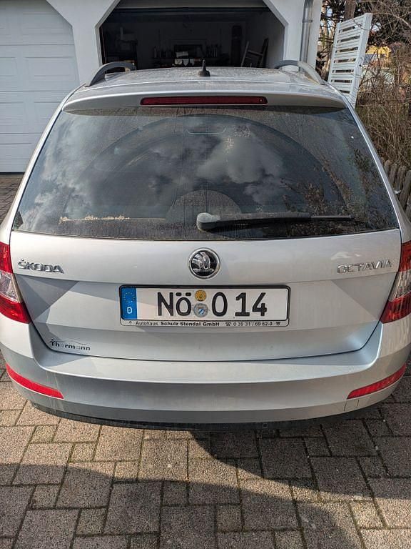 Gebraucht Skoda Octavia Active 110 PS (80 kW) 2016 Silber Kleinwagen