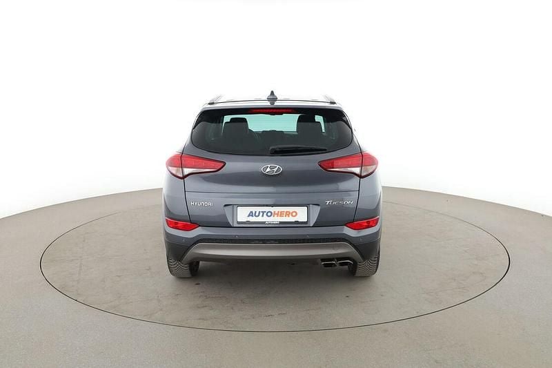 Gebraucht Hyundai Tucson Advantage 177 PS (130 kW) 2016 Grau SUV