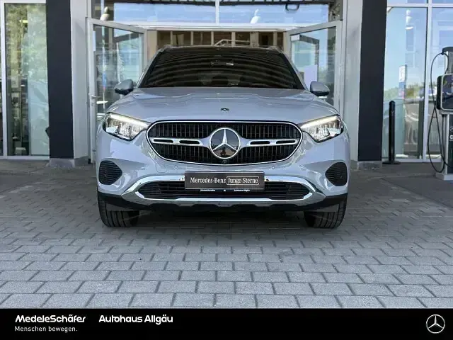 Gebraucht Mercedes GLC300 Avantgarde 269 PS (197 kW) 2025 Manufaktur lack manufaktur alpingrau uni SUV