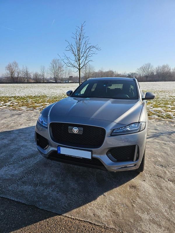 Grau Gebraucht 2021 Jaguar F-Pace SUV | 29.900 € (Superpreis) - Bild 1/4