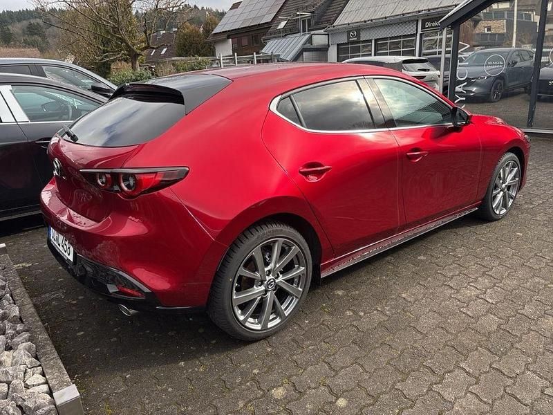 Gebraucht Mazda 3 Exclusive-Line 140 PS (102 kW) 2026 Rot Limousine