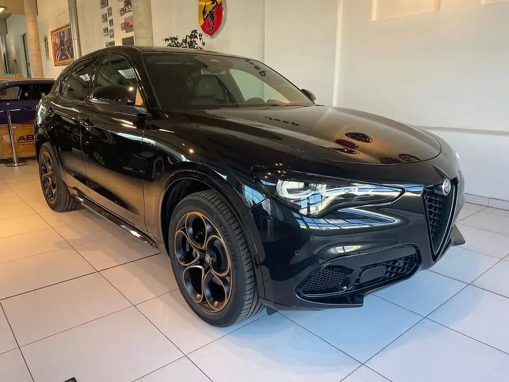 Gebraucht Alfa Romeo Stelvio 209 PS (153 kW) 2026 Schwarz SUV