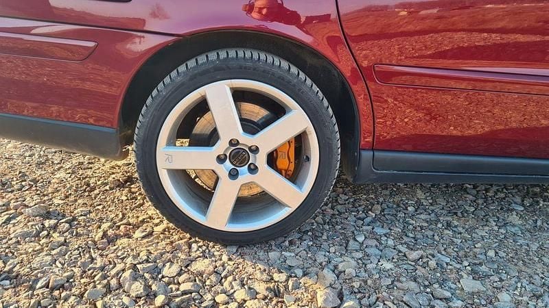 Gebraucht Volvo V70 131 PS (96 kW) 2004 Rot Kombi