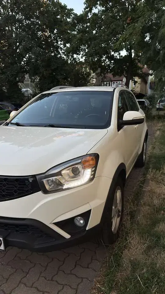 Gebraucht SsangYong Korando Quartz 150 PS (110 kW) 2014 Weiß SUV