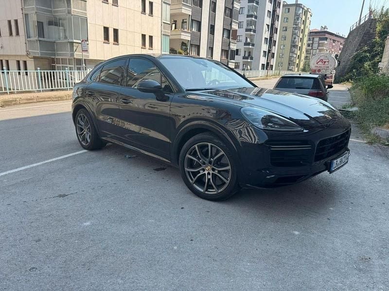 Schwarz Gebraucht 2022 Porsche Cayenne Turbo S SUV | 82.690 € - Bild 1/4