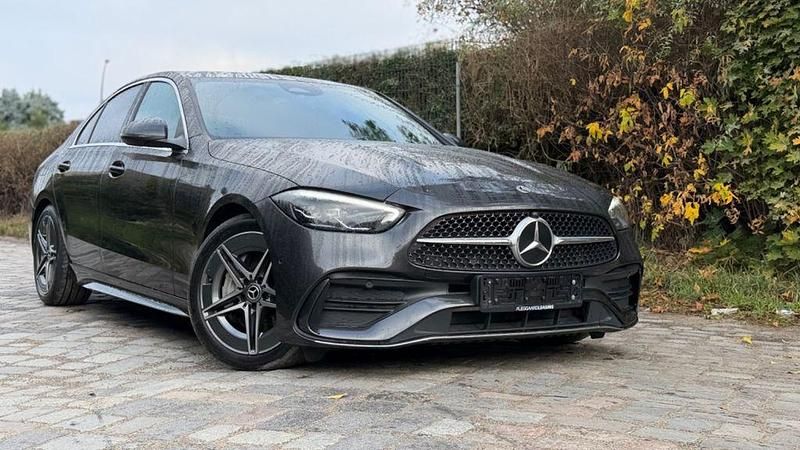 Grau Gebraucht 2022 Mercedes C220 AMG line Limousine | 32.999 € (Fairer Preis) - Bild 1/4