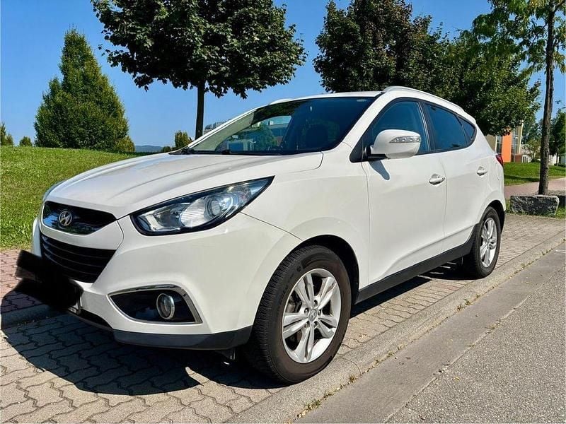 Weiß Gebraucht 2012 Hyundai ix35 SUV | 8.750 € (Guter Preis) - Bild 1/4