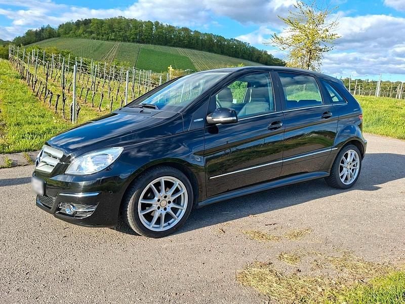 Gebraucht Mercedes B160 95 PS (69 kW) 2011 Schwarz Van / Kleinbus