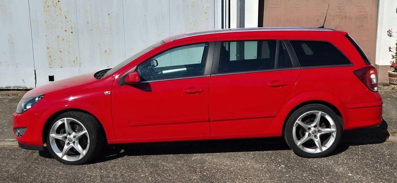 Rot Gebraucht 2007 Opel Astra Sport Kombi | 3.200 € (Etwas zu teuer) - Bild 1/4