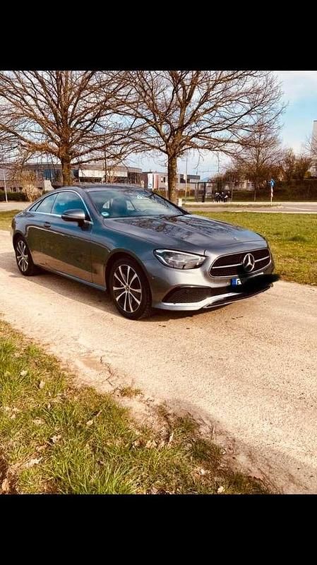 Grau Gebraucht 2020 Mercedes E200 Coupé | 33.500 € (Fairer Preis) - Bild 1/4