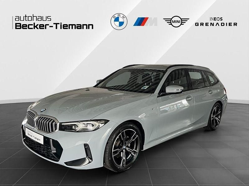 M brooklyn grau Gebraucht 2024 BMW 320 M Sport Kombi | 43.998 € (Teuer) - Bild 1/4